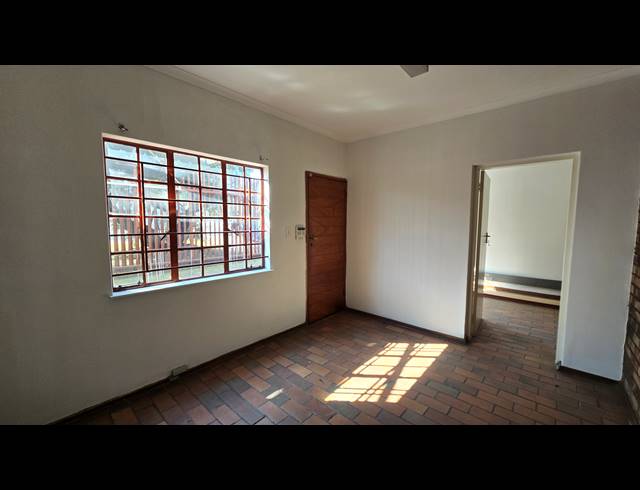 465M² WAREHOUSE TO LET IN SEBENZA